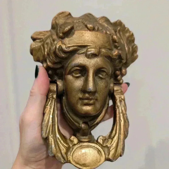 Antique large heavy brass Athena door knocker - Picture 8 of 10